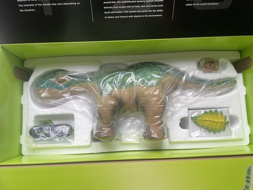 Ugobe pleo dinosaur - dinosaur, life