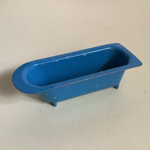 Vintage scale dolls house - vintage, 1:16