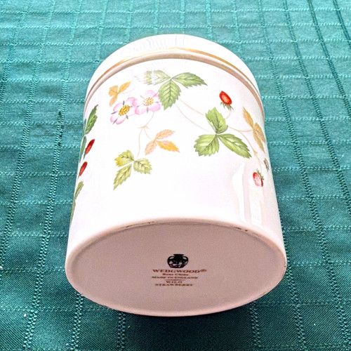 Wedgwood wild strawberry bone - wedgwood,