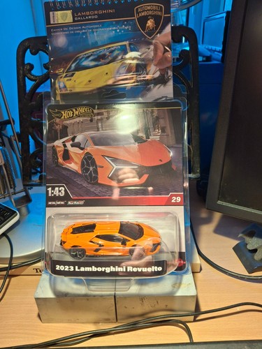 Hot wheels premium - 1:43,