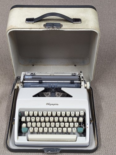 Olympia sm9 typewriter - olympia,