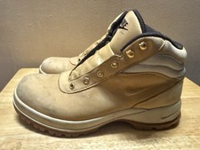 Men’s 9 - Vintage Nike ACG