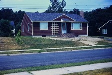 RED BORDER SLIDE Brown house