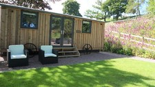 Late Deal - Luxury Shepherd's Hut, Lodge with private covered hot tub, mid-Wales