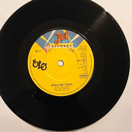 Elo hold tight vinyl - on,