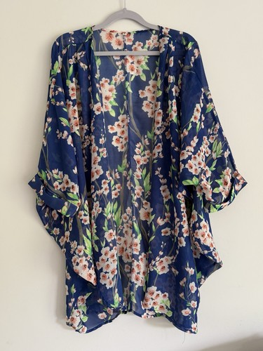 Kimono cardigan cover small - up,