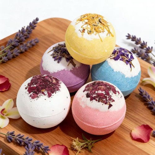 Natural bath bombs with - bombs, dried