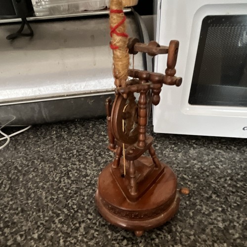 Vintage wooden spinning wheel - wooden,