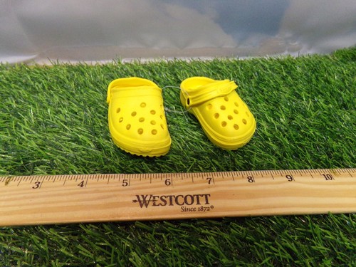 Fits small kids - fits, shoes
