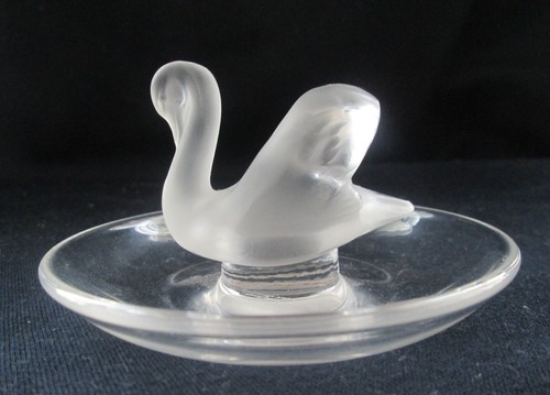 Lalique france frosted swan - france,