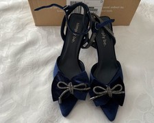 Ladies shoes navy size - , 6