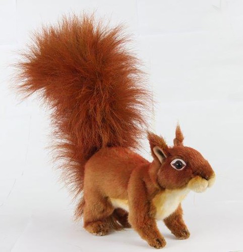 Red squirrel crouching plush - red,