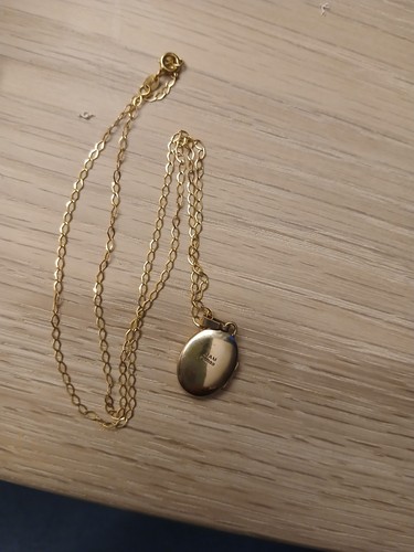Ladies carat gold locket - ladies,