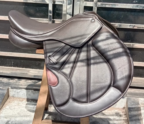 Leather jumping close contact - jumping/close,