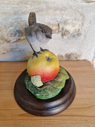 Arden sculpture wren - wren, on
