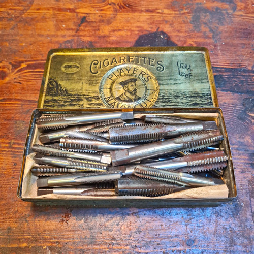 Joblot mixed thread hand taps - joblot,