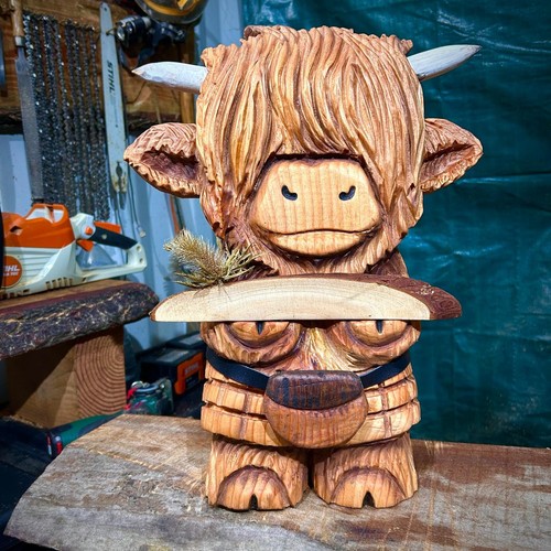 Chainsaw carved wooden - carved,