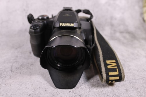 Fujifilm finepix 4mp - fujifilm,