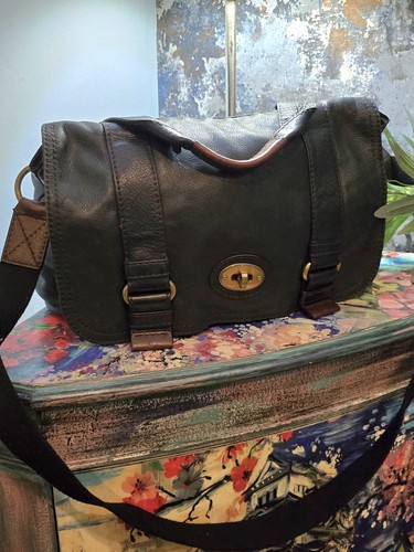 Fossil black pebbled leather - pebbled,