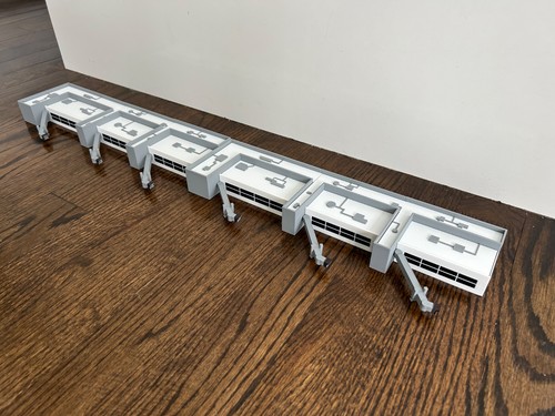 1:400 scale model airport