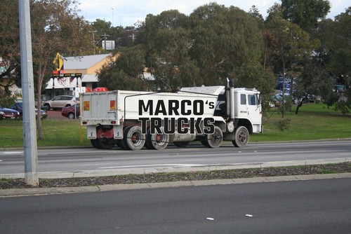 Truck photo isuzu giga - isuzu,