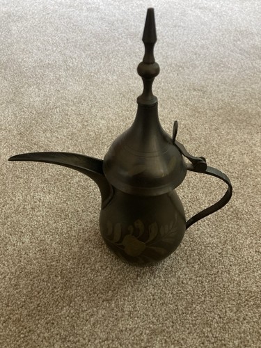 Traditional dallah coffee pot - traditional,