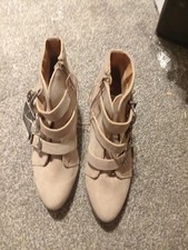 Ladies Anckle Boot Size 6