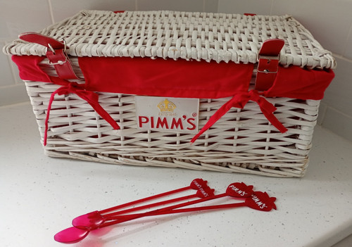 White pimm wicker picnic - wicker,