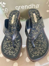 NEW Women's Grendha Glossy