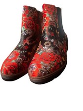 Floral boots Embroidered