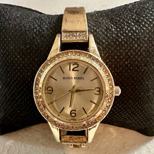 Alexis bendel women analog - alexis,