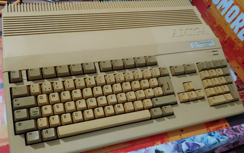 Commodore amiga 500 bit - amiga, 16-bit