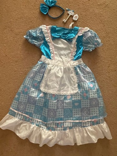 Alice wonderland dress up - alice,
