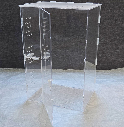 Clear acrylic ventilated - clear,
