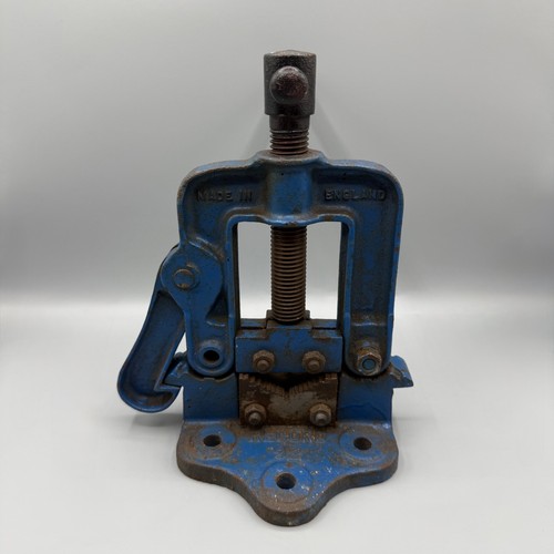 Record pipe vice - no, hinged