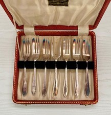 6 x Silver Plated EPNS Cake