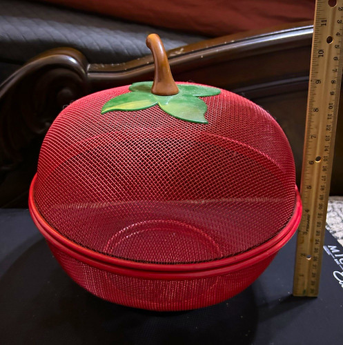 Red round metal mesh - metal,