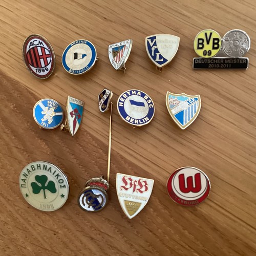 Football badges collection x14 - badges,