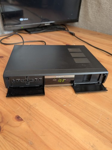 Humax foxsat freesat - humax,