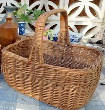 Traditional Vintage / Antique ? Hand Woven natural Wicker Shopping Basket.