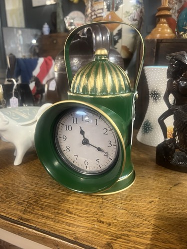 Green lantern clock railway - green,