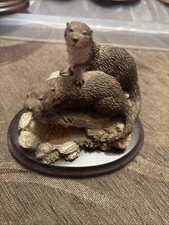 Country Artists Figurine Otter
