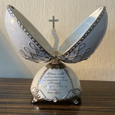 Ardleigh Elliott Living Remembrance Porcelain Musical Egg Crystal Accents 17cm H