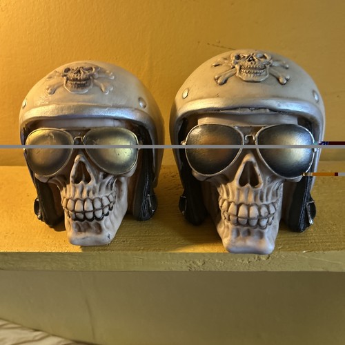 Pair medium resin - a, of