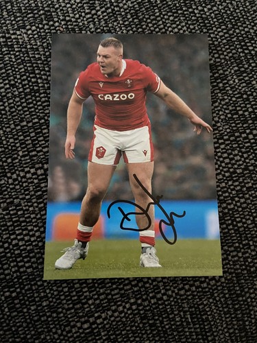 Dewi lake wales rugby signed - -,