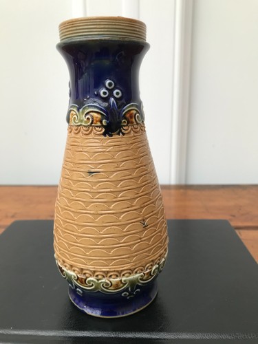 Antique royal doulton pottery - royal,