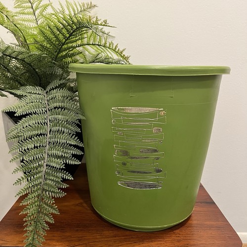 Vintage mcm avocado green - vintage,