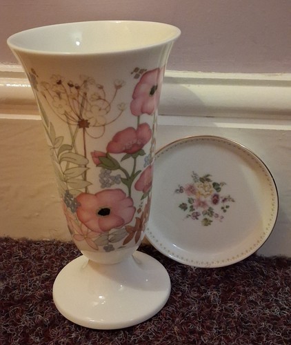 Wedgwood bone china - bone, bundle