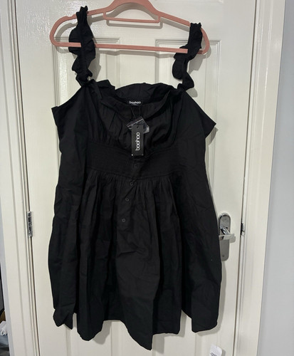 Boohoo black smocked ruffle - black,