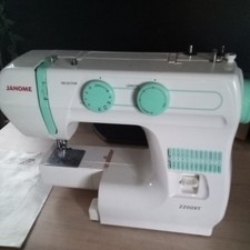Janome 2200XT Sewing Machine - White with pedal 